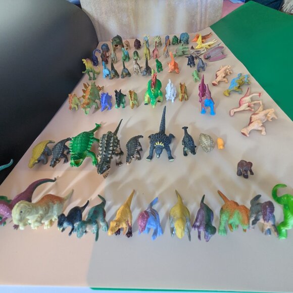 70+ Bundle of Rubber & Plastic Toy Dinosaurs - Picture 14 of 16